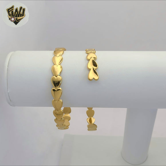 (MBRA-42) Stainless Steel - 6.5mm Heart Open Bangle.