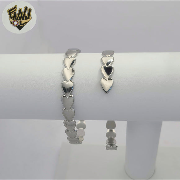 (MBRA-42-1) Stainless Steel - 6.5mm Heart Open Bangle.