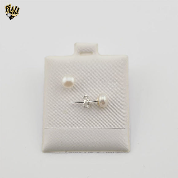 (2-3434) 925 Sterling Silver - 6mm Pearl Stud Earrings.