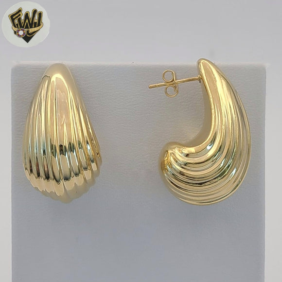(1-1219-1) Gold Laminate - Carved Teardrop Stud Earrings - BGF